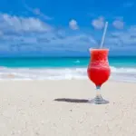 Gli accessori di bellezza da portare in vacanza