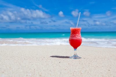 Gli accessori di bellezza da portare in vacanza